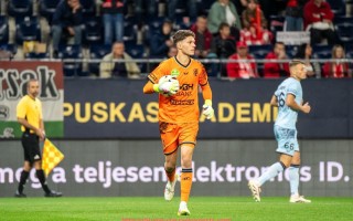 星空体育app-英超足球队队徽设计理念及文化象征解析